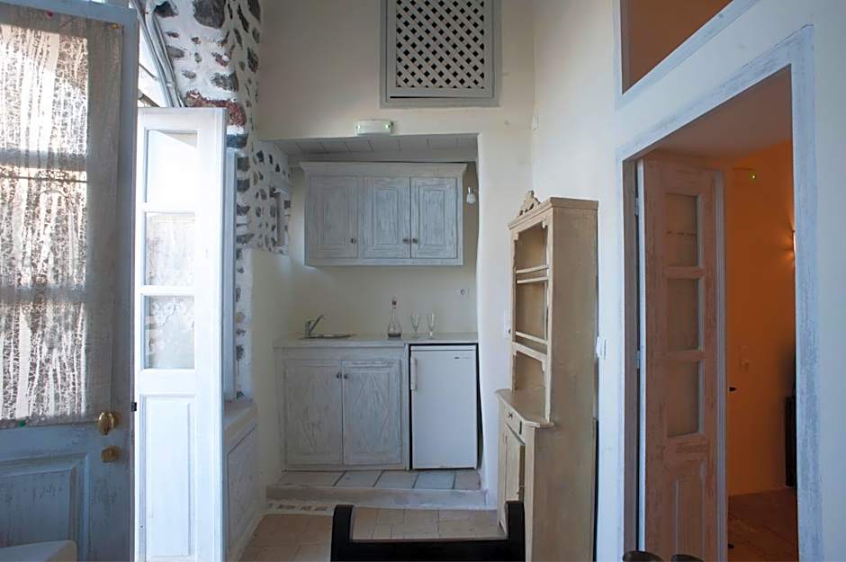 Heliophos Boutique Caves