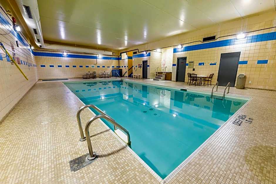 Prince Arthur Waterfront Hotel & Suites