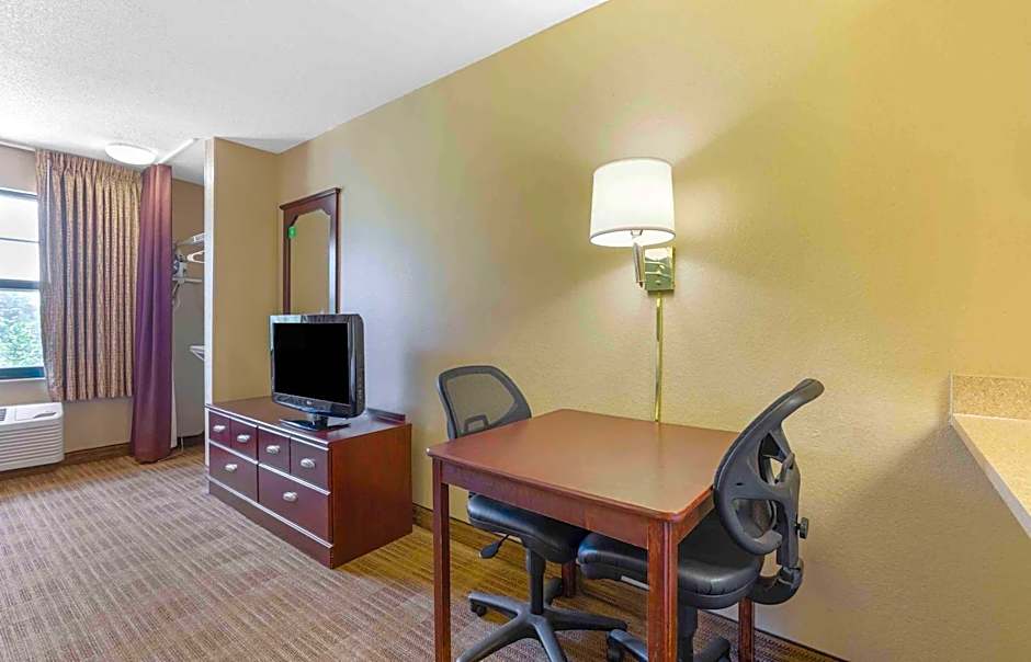 Extended Stay America Suites - Chicago - Elmhurst - O Hare
