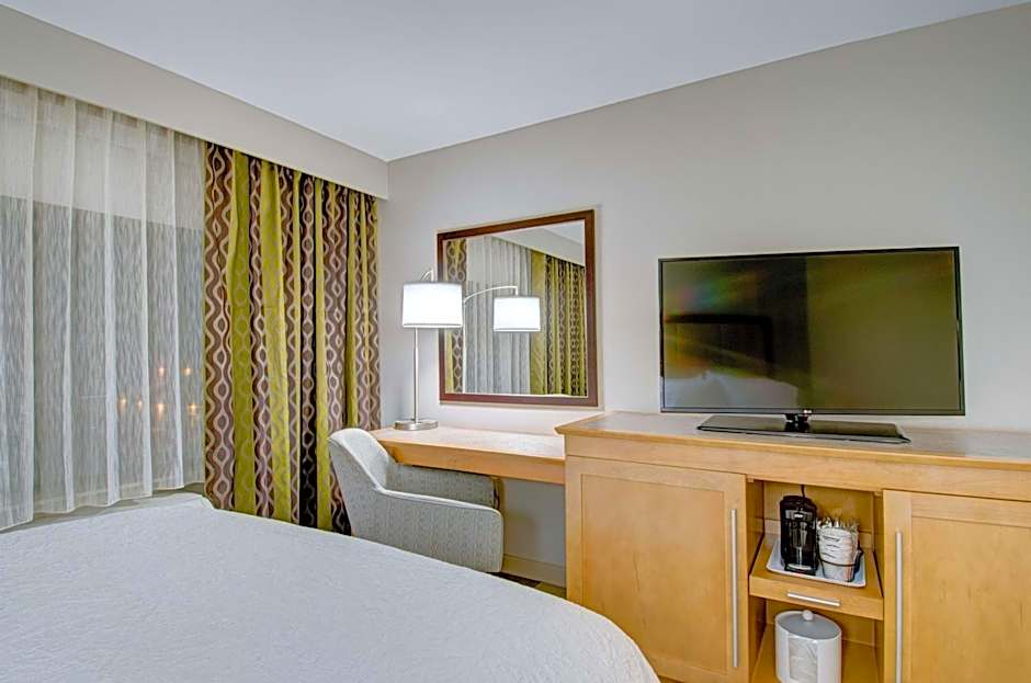 Photo 1 of 5 of 2 Queen Beds