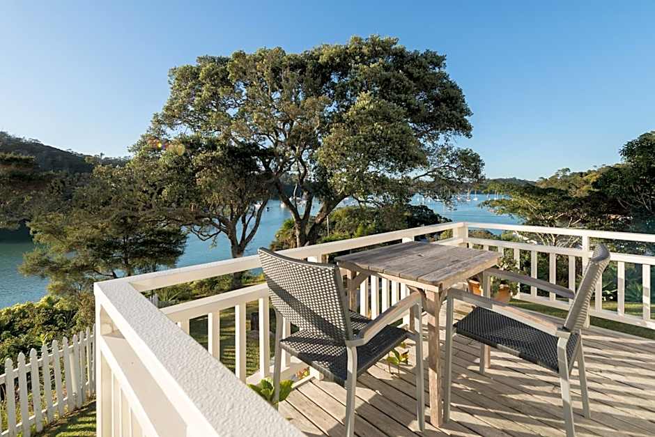 Arcadia Lodge Russell