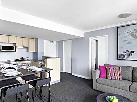 Two-Bedroom Apartment with Two Queen Beds