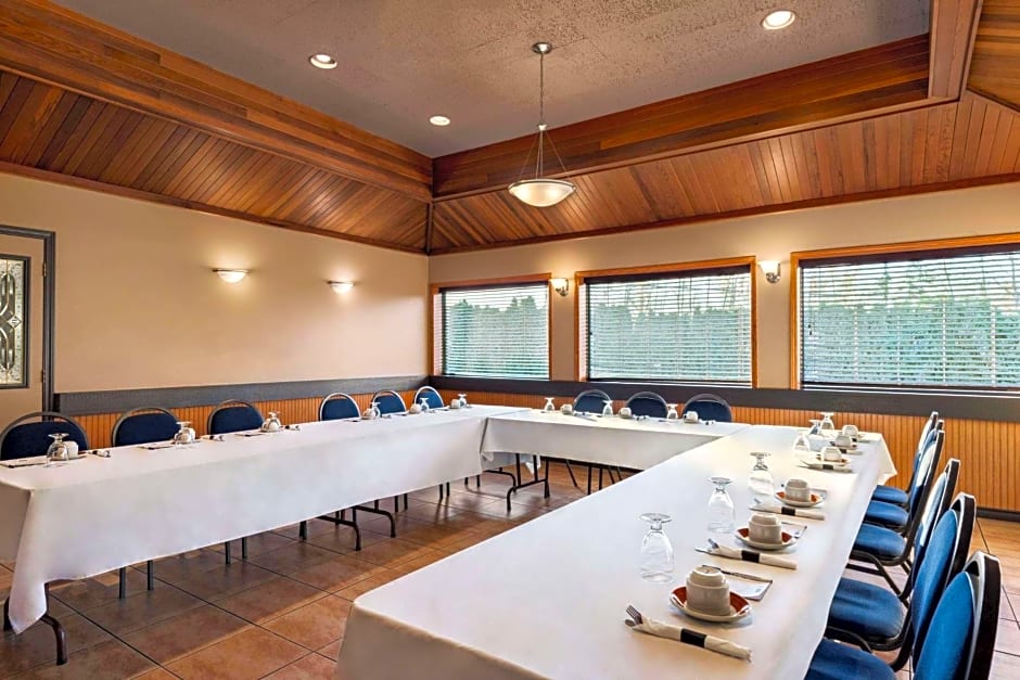 Travelodge by Wyndham Abbotsford Bakerview