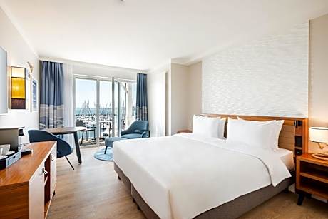 Deluxe King Room with Sea View