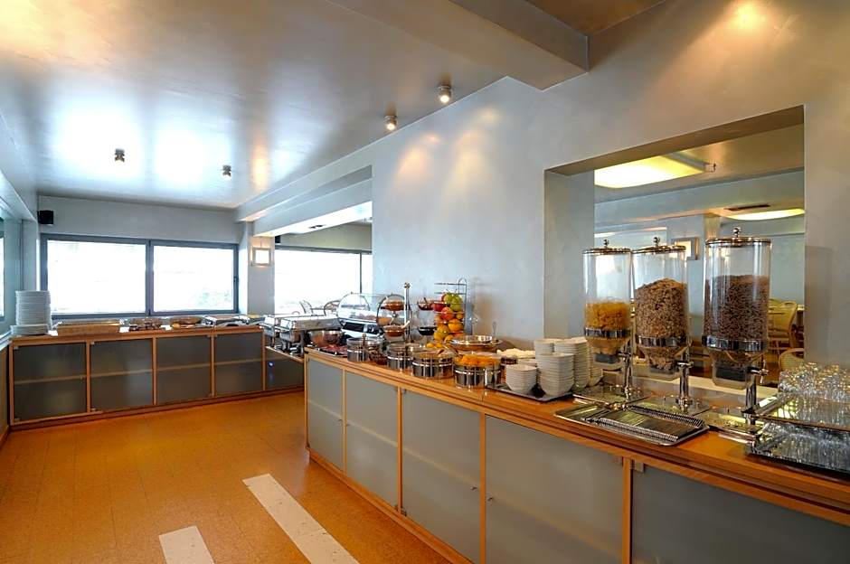Maniatis Hotel