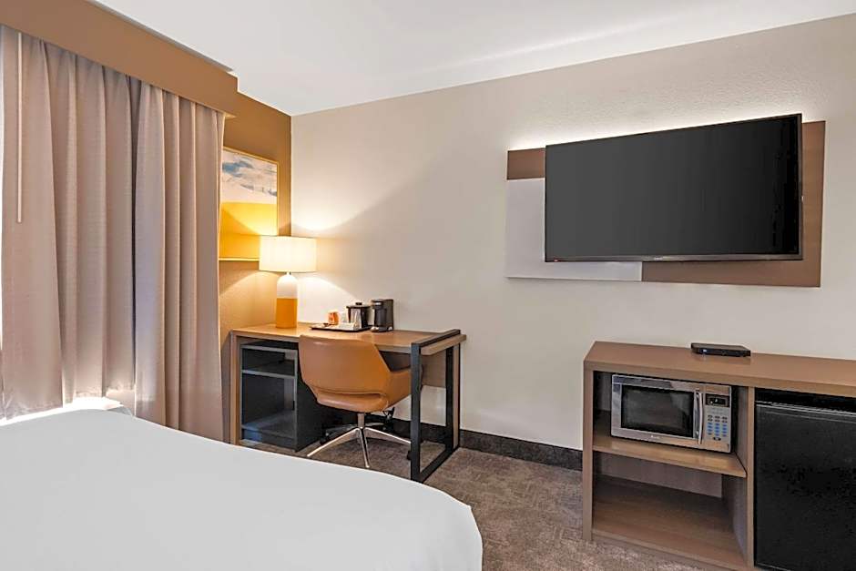 Comfort Inn & Suites