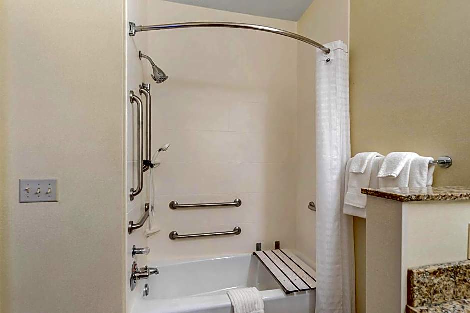 Comfort Suites Normal University area