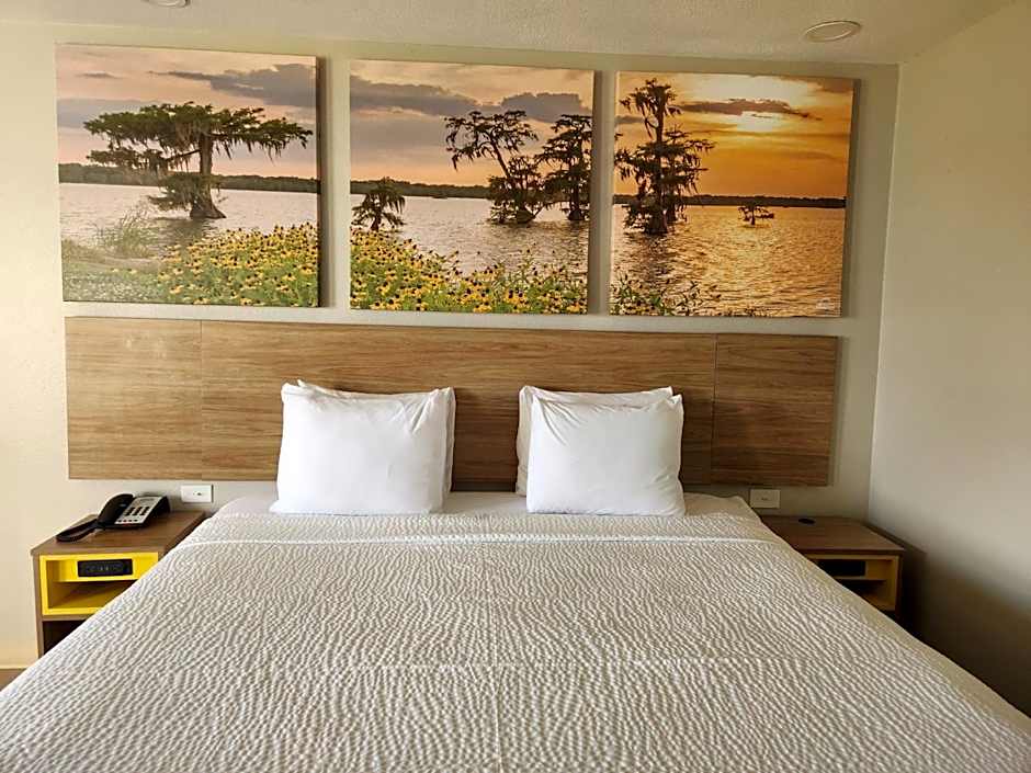 Days Inn by Wyndham Lafayette Scott