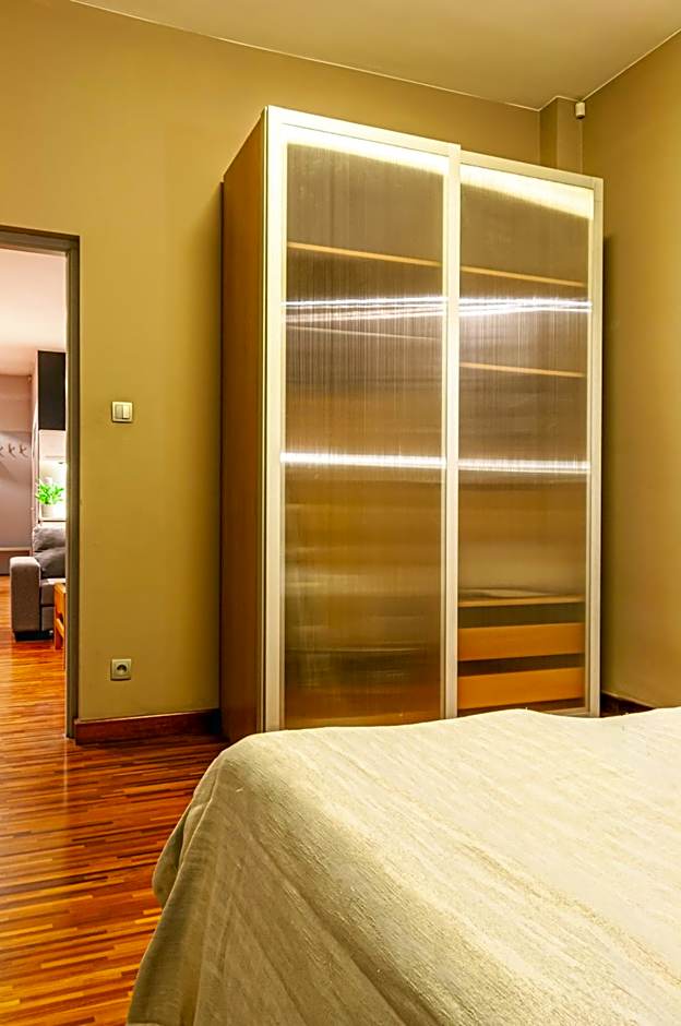 Home & Travel Apartments - AC - Parking - City Centre - Manufaktura - OFF Piotrkowska - EC1 - ATLAS Arena - Orientarium - Monopolis