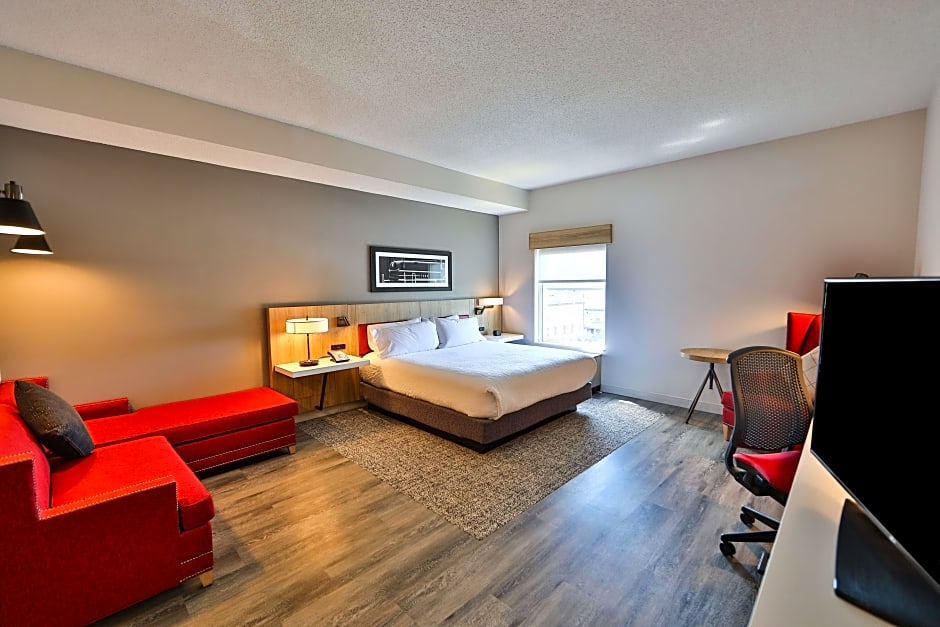 Photo 1 of 8 of Oversized 1 King Bed