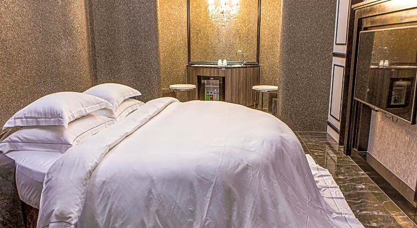 All-Ur Chain Boutique Motel