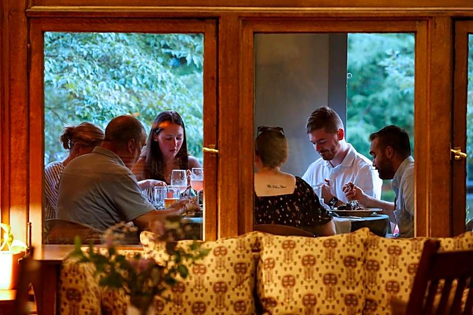 Roycroft Inn