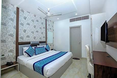 Deluxe Air Conditioning Room