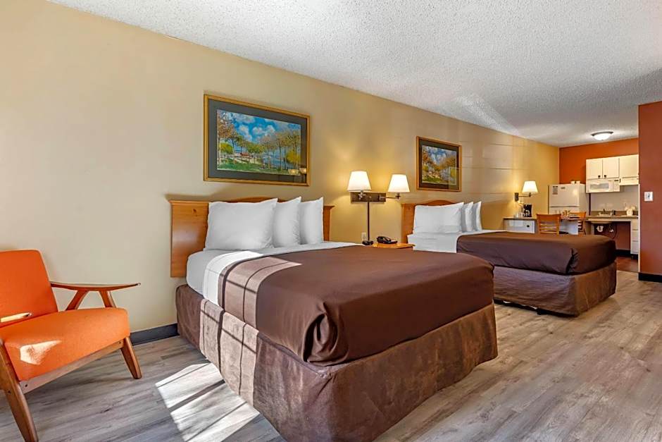 Suburban Studios Albuquerque Uptown