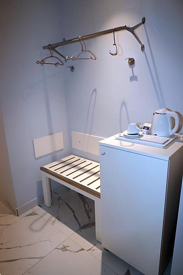 One Hotel & Restaurant