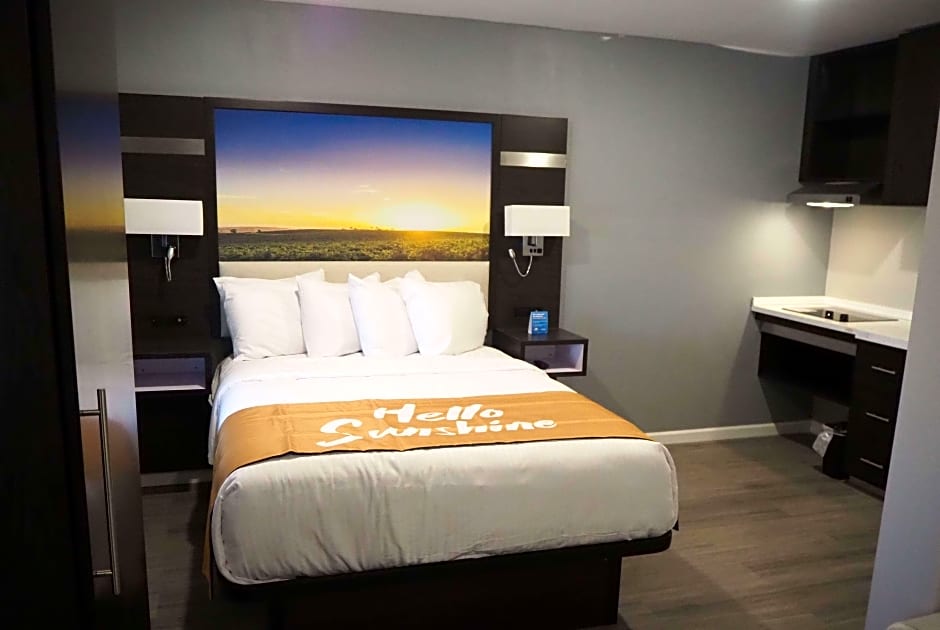 Photo 1 of 1 of Studio 1 Queen Bed Suite, Mobility Accessible