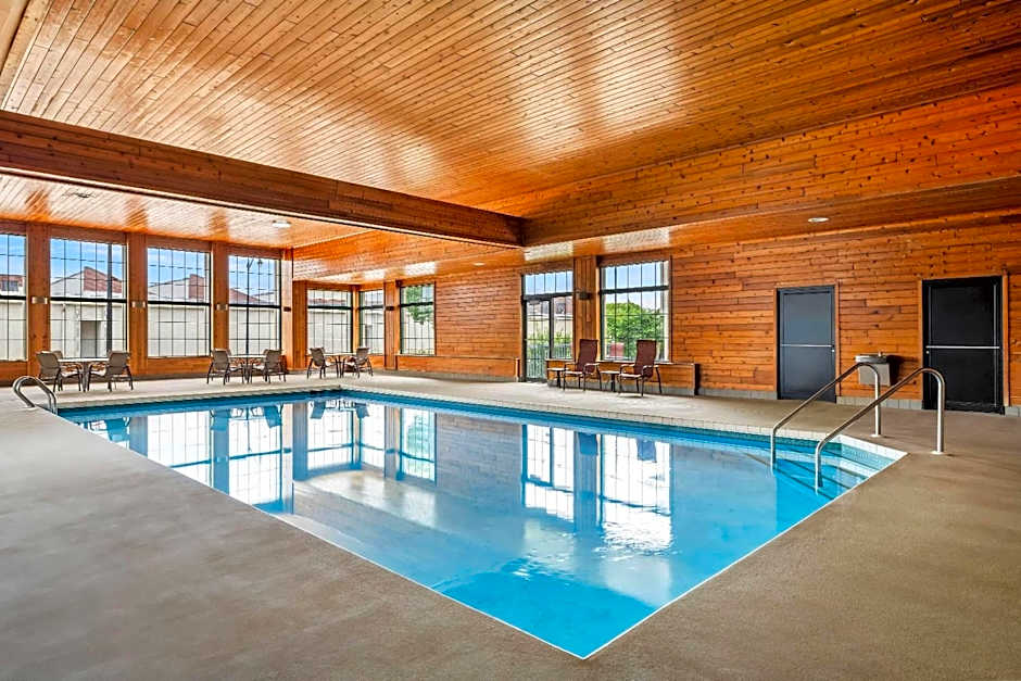 Super 8 by Wyndham La Crosse