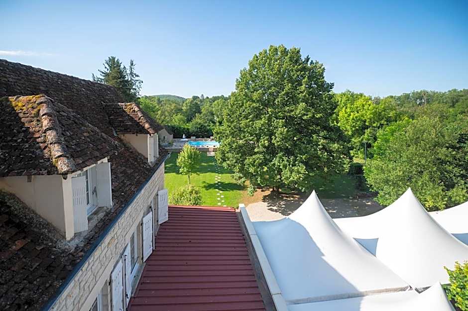 Logis Hôtels - Hôtel Restaurant Domaine Les Falaises