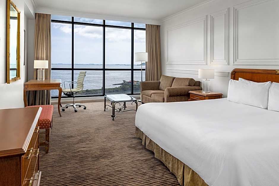 Photo 1 of 5 of Classic 1 King Bed, High Floor