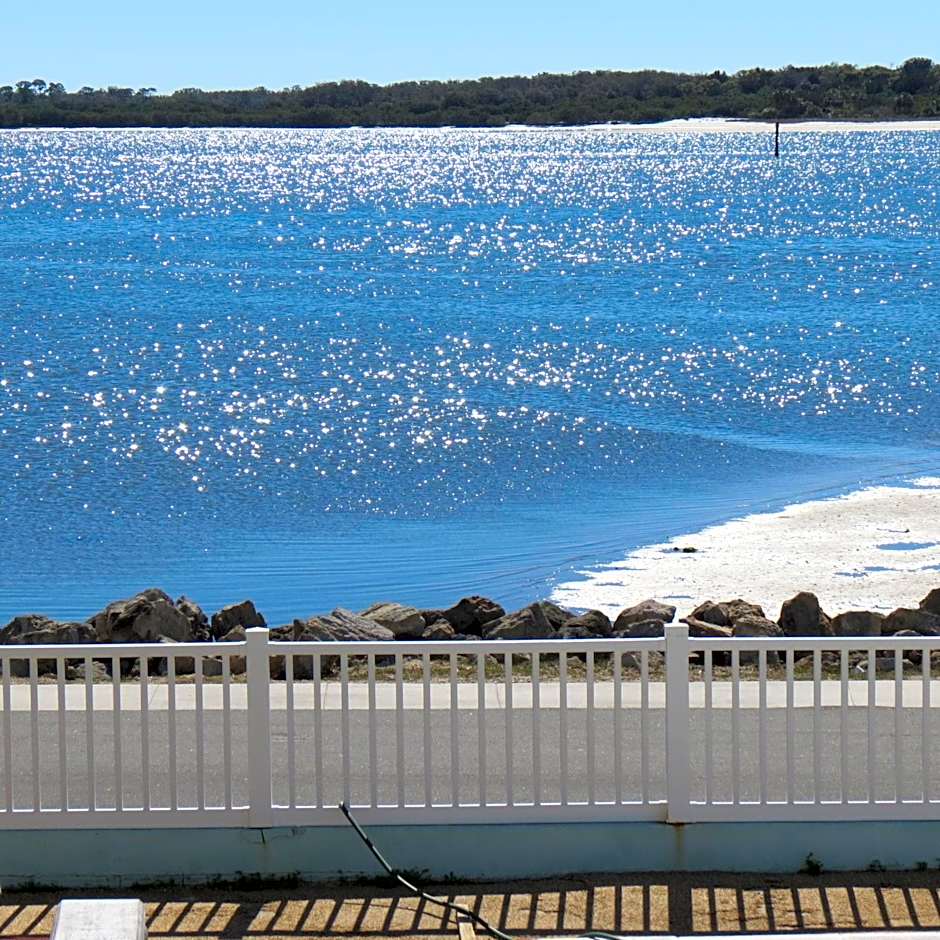 Beach Front Motel Cedar Key