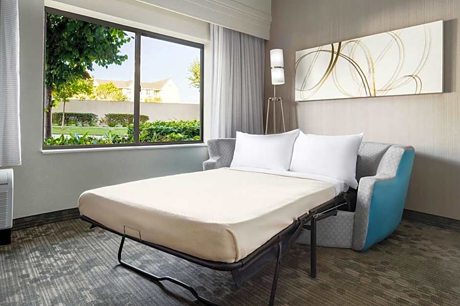 Courtyard by Marriott Salinas Monterey