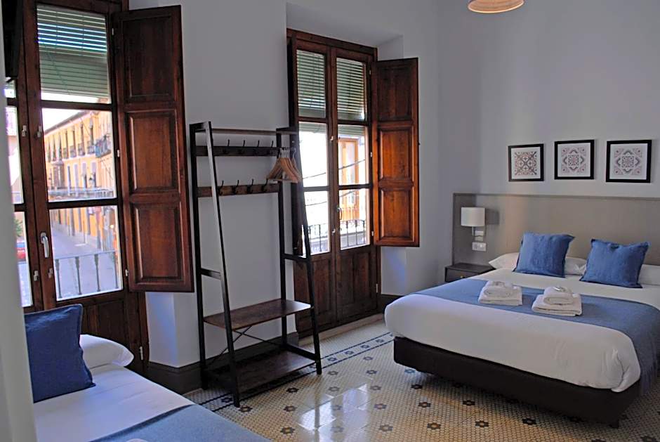 La Perla Granada Suites