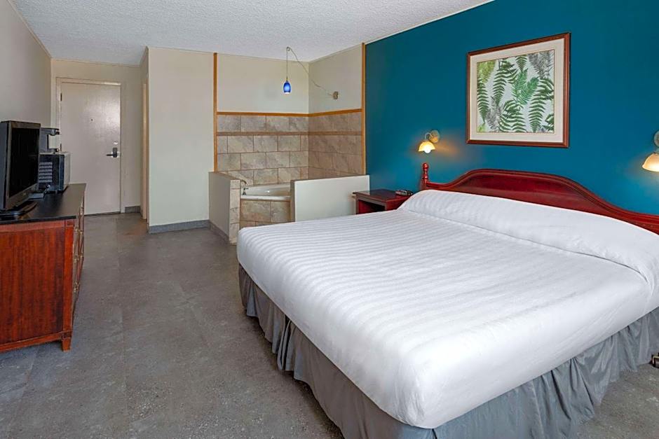 Travelodge by Wyndham Amherst