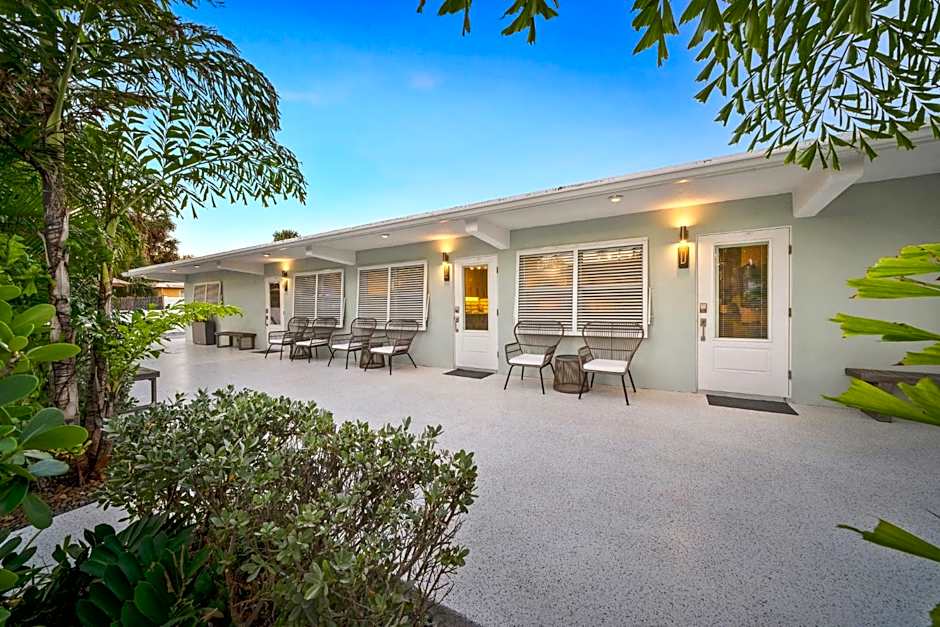 Boutique Vacation Rental Complex At Beach