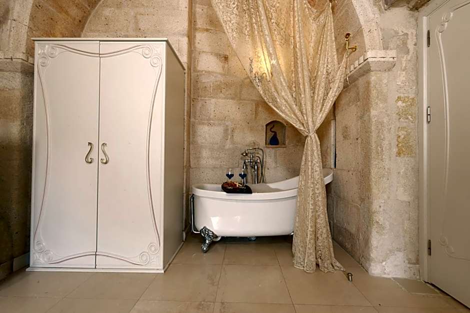 Anatelein Cave Hotel