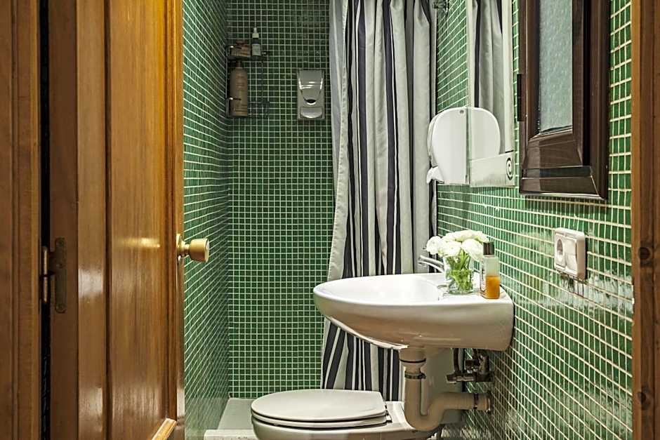 Ainb Las Ramblas-Guardia Apartments