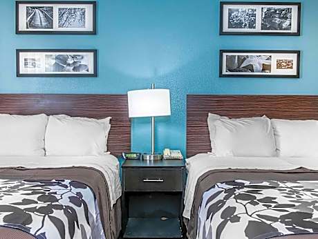 2 Double Beds, Smoking