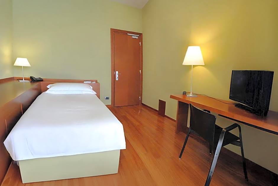 B&B HOTEL Imperia Rossini al Teatro