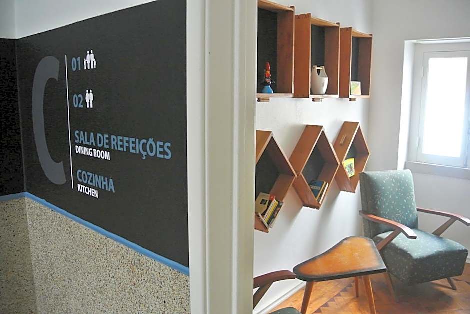 Nazaré Hostel - Rooms & Dorms