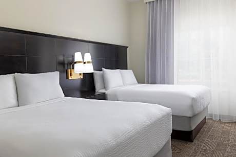 Two-Bedroom Suite with One King and Two Queen Beds - Non-Smoking