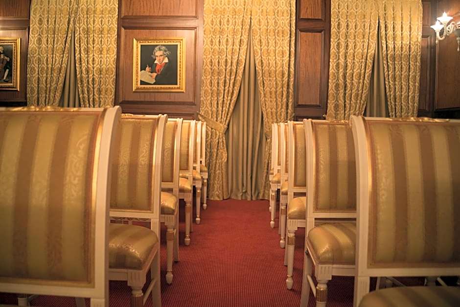 Hotel Opera