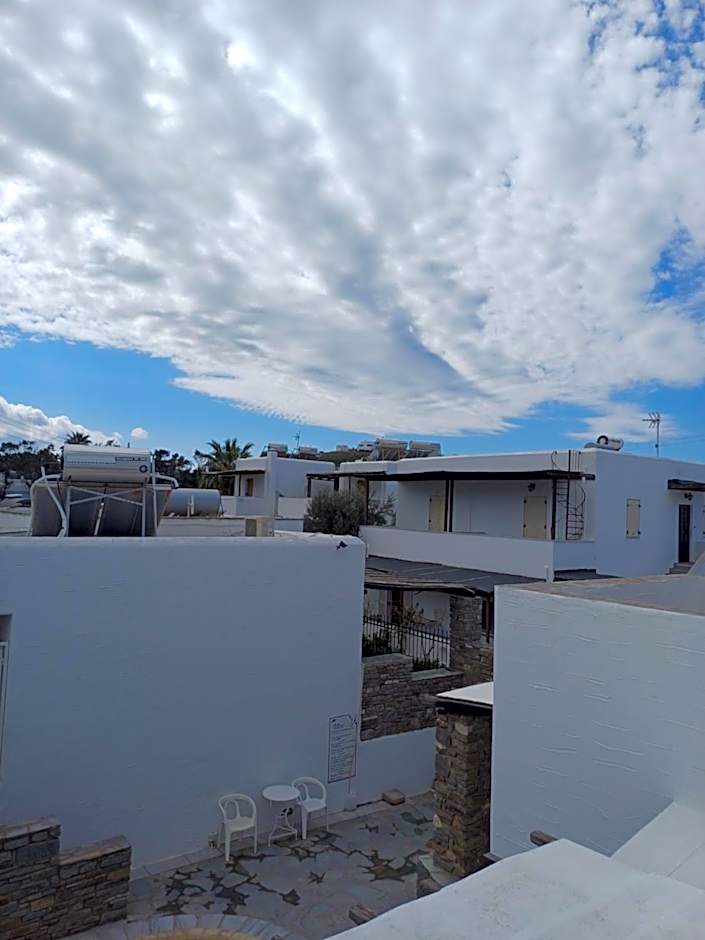 Siroco's Rooms And Studios