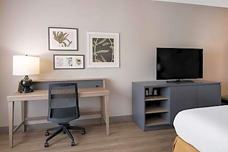 2 Queen Beds, Nonsmoking, Accessible