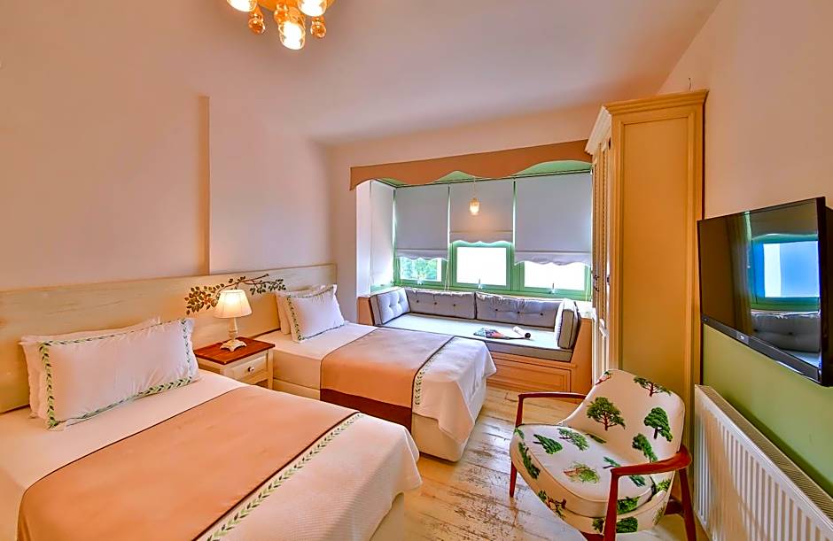 Palas Alacatı - Adult Only