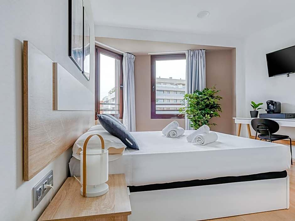 Limehome Barcelona Carrer de Fontcoberta - Digital Access