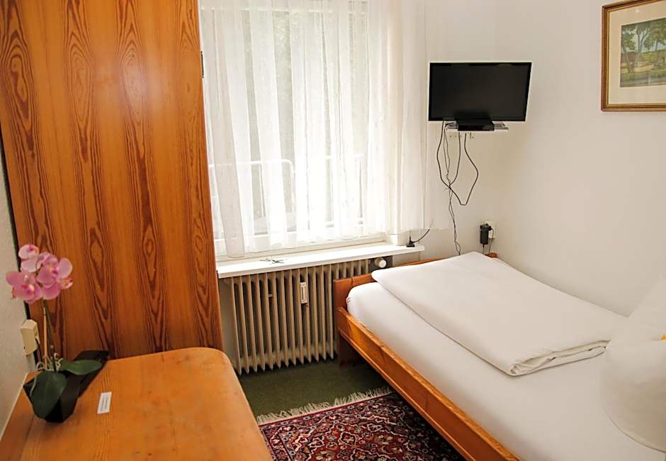 Hotel Meiendorfer Park free parking