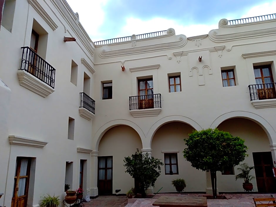Meson De La Merced Hotel & Suites