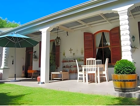 Impact Self Catering - Family Suite 1