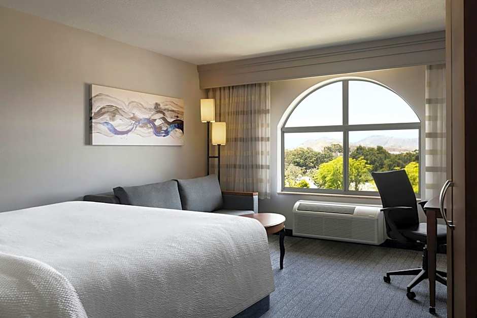 Courtyard by Marriott Ventura Simi Valley