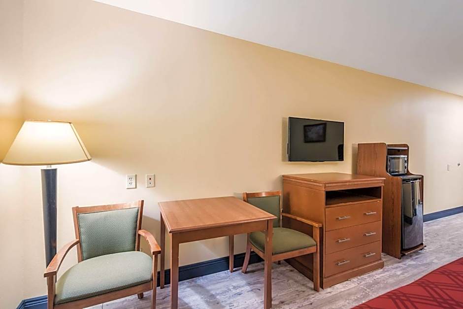 Econo Lodge Inn And Suites Little Rock