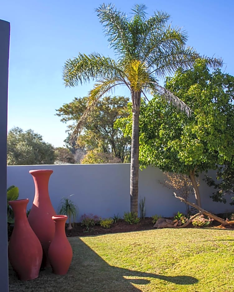 Oppi Hoek Guest House