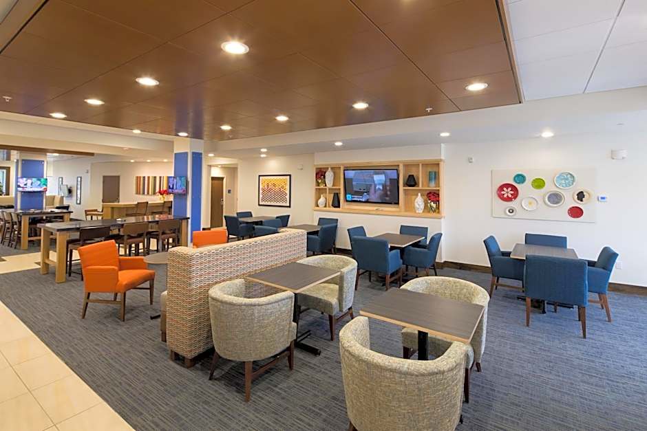Holiday Inn Express & Suites Port Huron By IHG