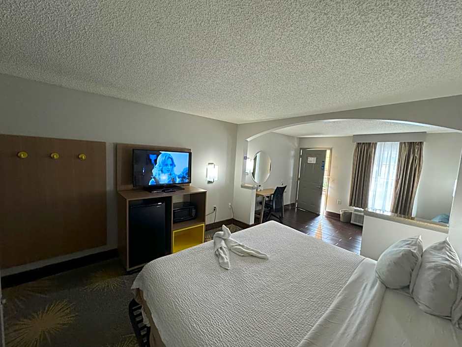 Days Inn & Suites by Wyndham Tuscaloosa - Univ. of Alabama