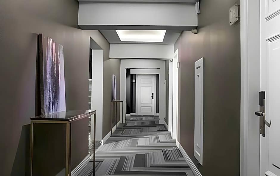 B LOFT HOTEL
