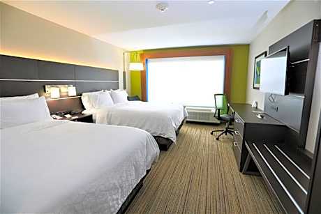 Queen Room with Two Queen Beds and Mobility Accessible Bathtub