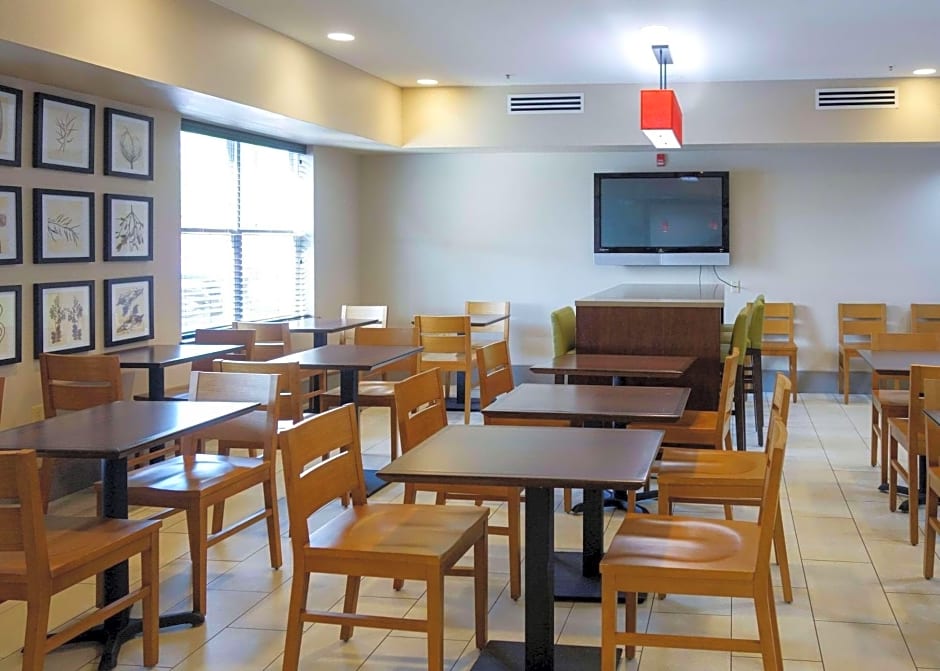 Country Inn & Suites by Radisson, Washington, D.C. East - Capitol Heights, MD